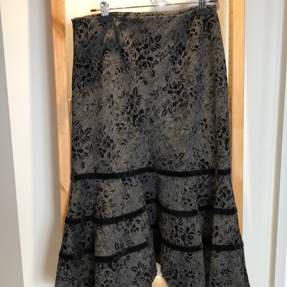Sz6 skirt - Picture 3 of 5